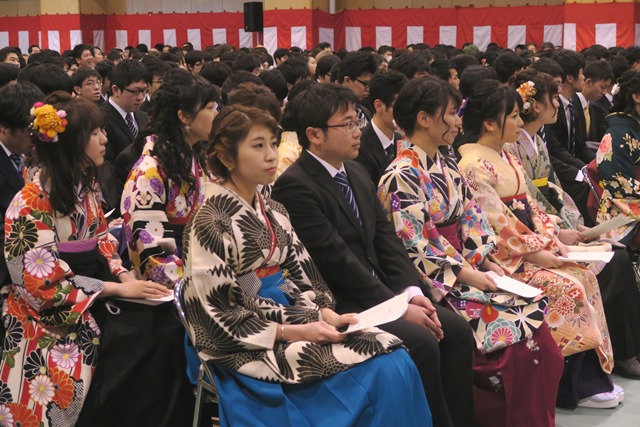 卒業式 学位授与式で 三輪正直学長が最後の式辞 長浜バイオ大学