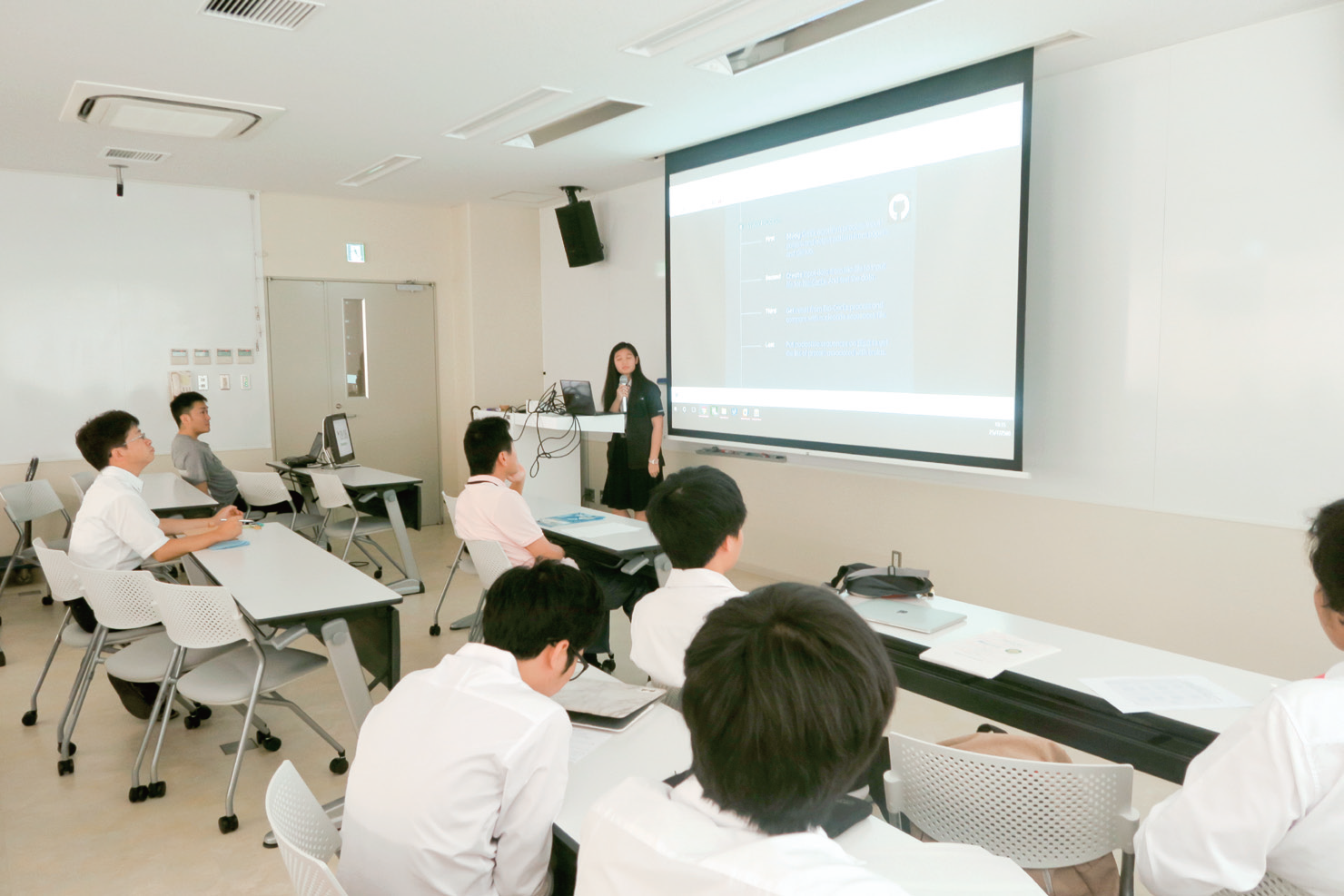 カセサート大学からの研修生の研究発表会