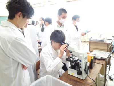 岐阜県立岐阜城北高校で模擬授業「臨床検査ってなぁに？」を実施しました